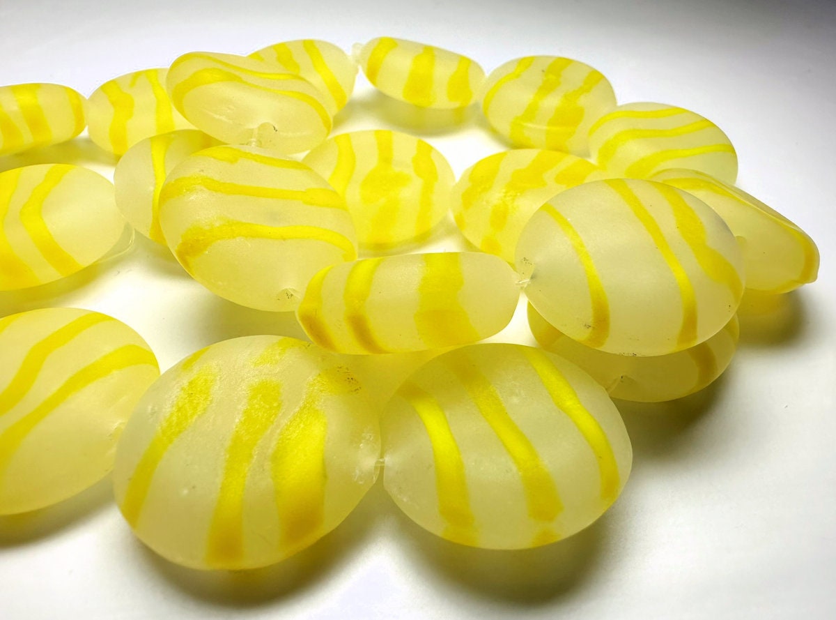 Lampworked Glass Frosted Yellow & Clear Swirl Puffed Flat Round Beads 19-21mm — 15" Strand
