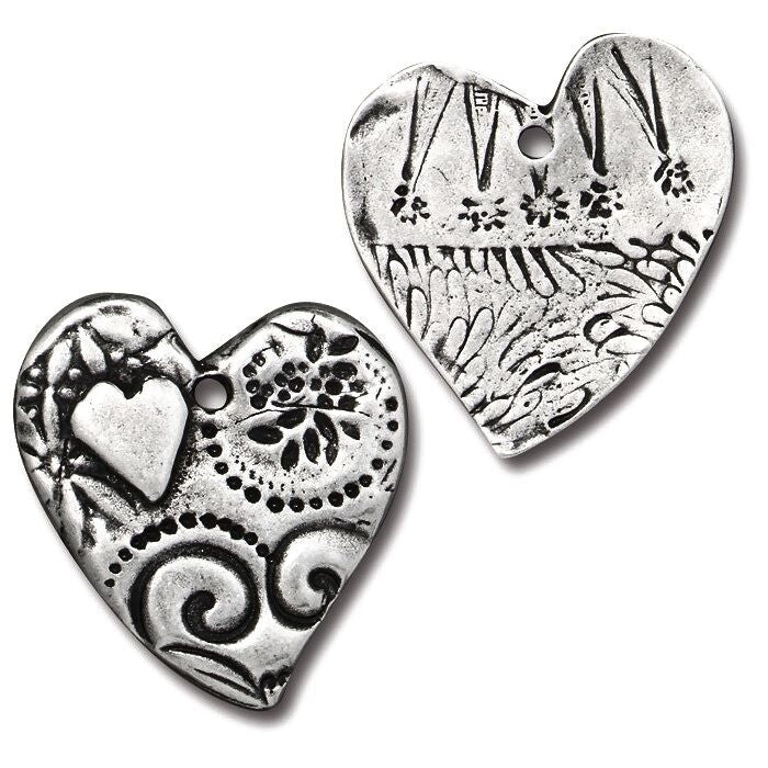 TierraCast Antiqued Pewter Double-Sided Heart Charm 24x23mm — Vida Mas Dulce (1 pc)