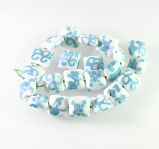 Lampwork Glass Puffy Square Beads, White/Blue Swirls, Double-Sided, 12 pcs