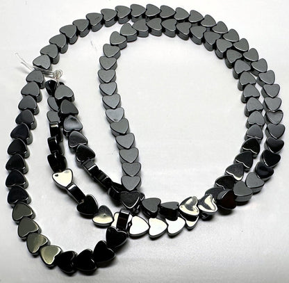Hemalyke Black 4mm Flat Heart Beads, 1 Strand (approx. 100)