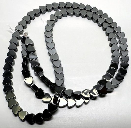 Hemalyke Black 4mm Flat Heart Beads, 1 Strand (approx. 100)