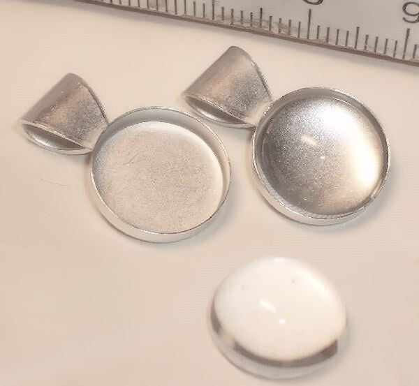 Nunn Design Silver Plated Brass Round Patera Pendant Mounts, 13mm - Pack of 5