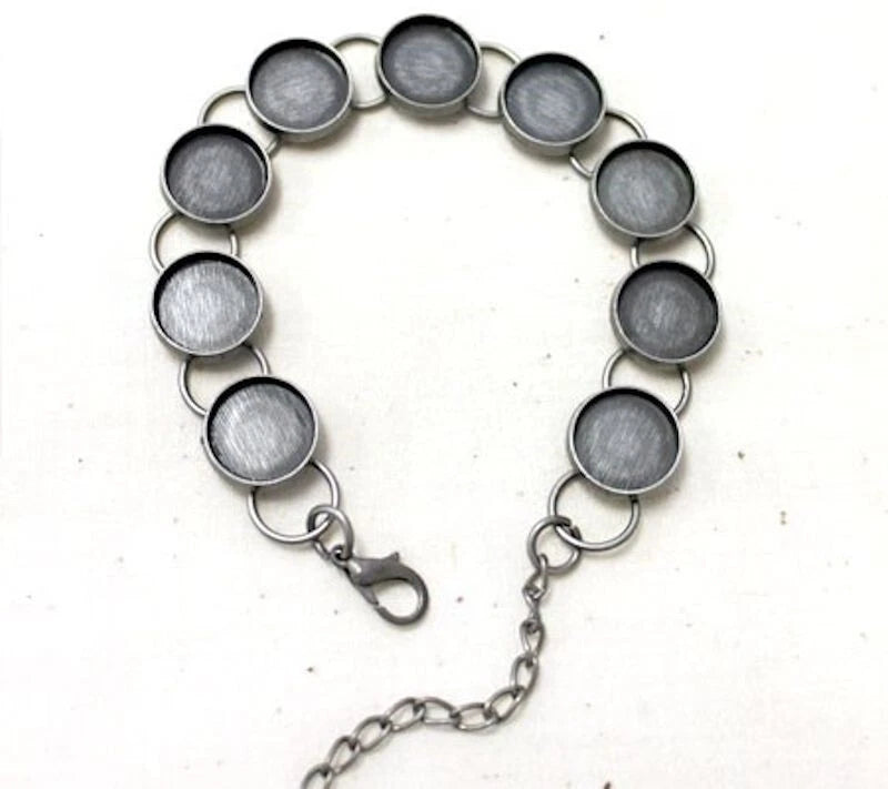 Antiqued Silver Round Bezel Linked Bracelet, 1/2 inch Bezels, 7.5 inch